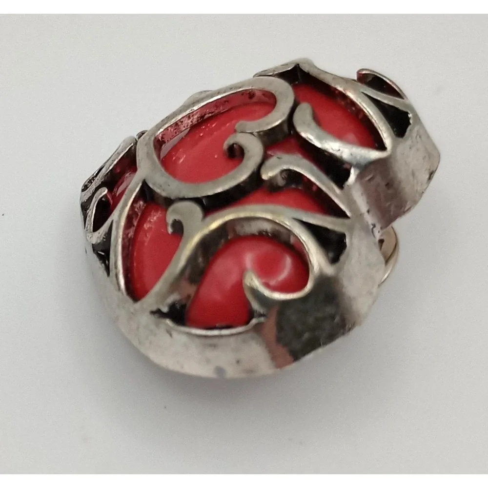 Nintendo 2019 Heart Enamel Pin – Red & Silver Collector's Pin Badge‎ Zelda Style
